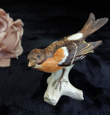 Goebel Bird Figurine CY86 5in Porcelain Songbird W.Germany Vintage 1967 Ornament0