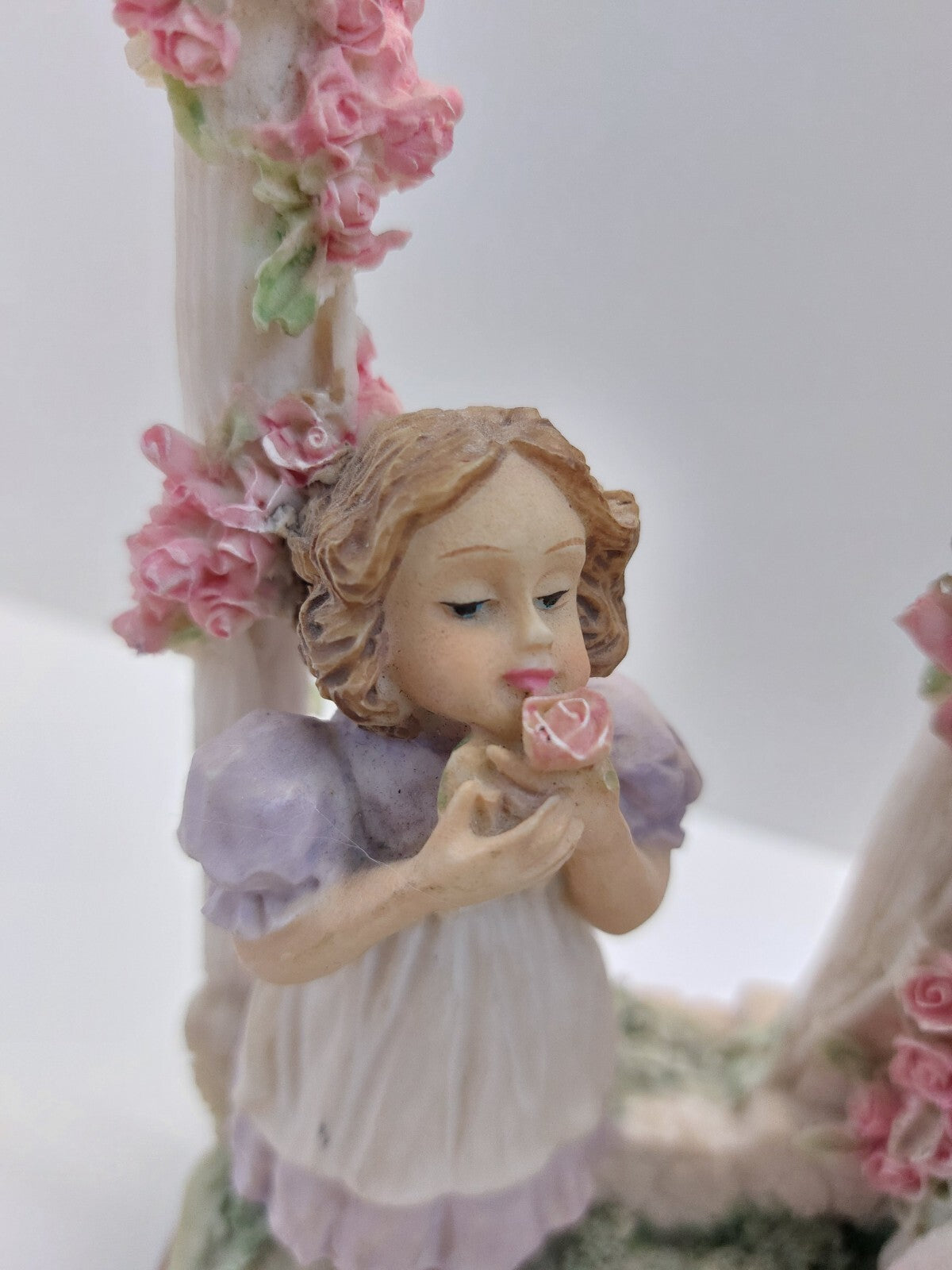 DaVinci Sweet Roses Mother Daughter Figurine Hand Painted England Chipped 7"2