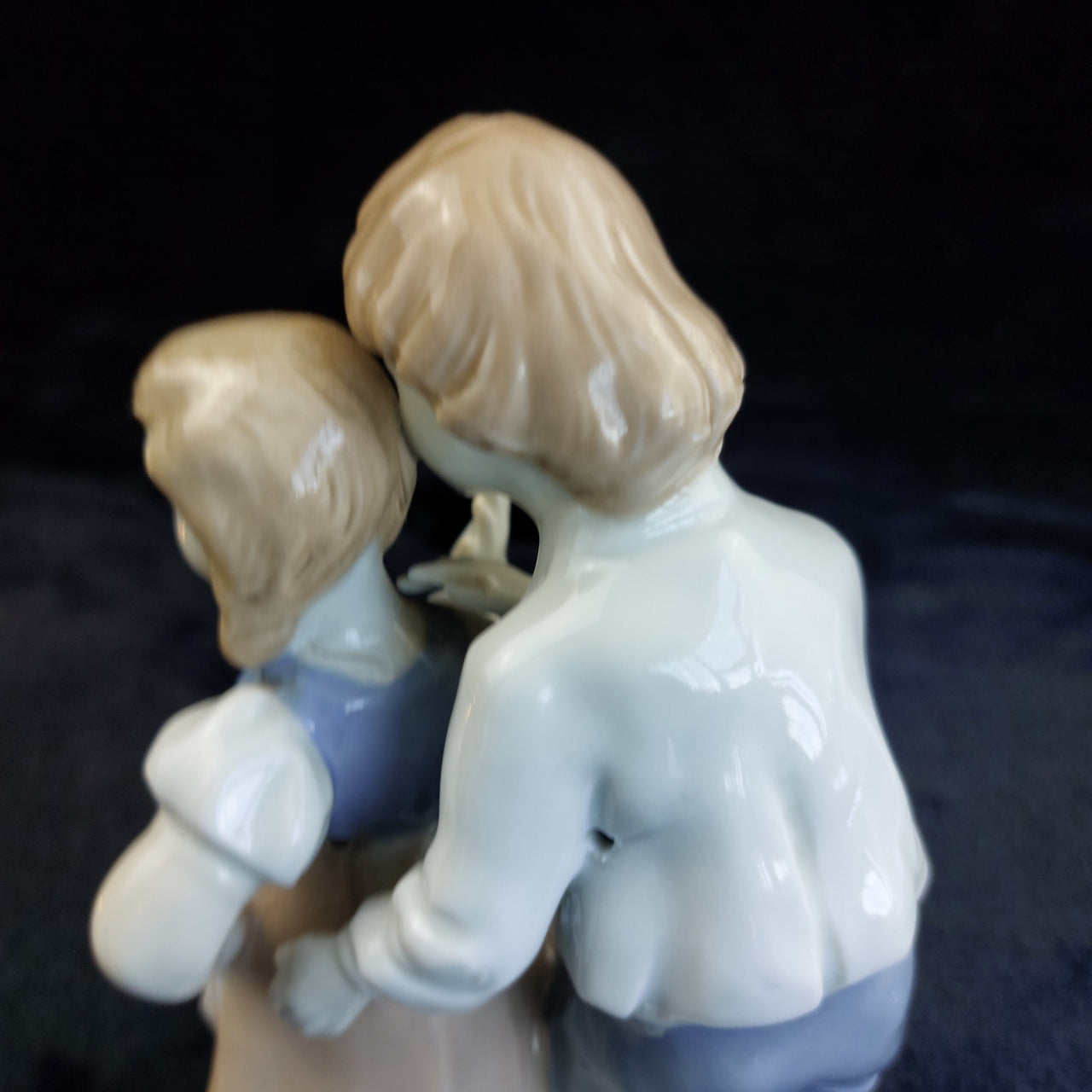 Grafenthal Porcelain Figurine GDR Boy & Girl German Vintage Art  Germany. 7.5in6