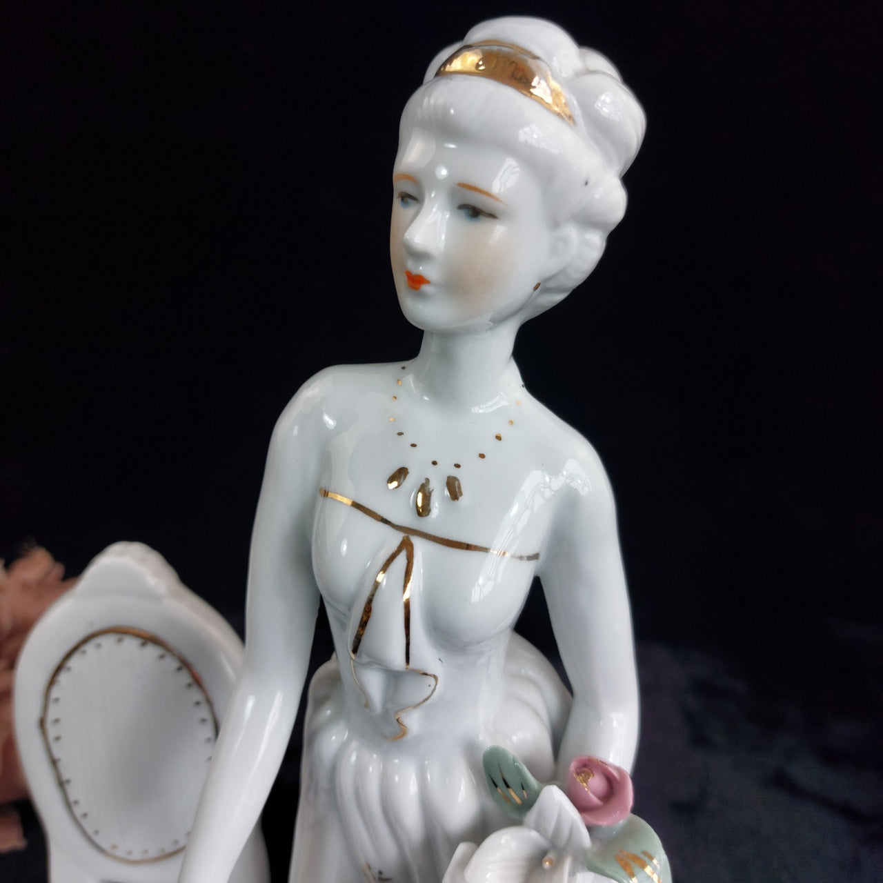 Porcelain Lady Figurine with Chair –  Elegant white ornoment 31cm4