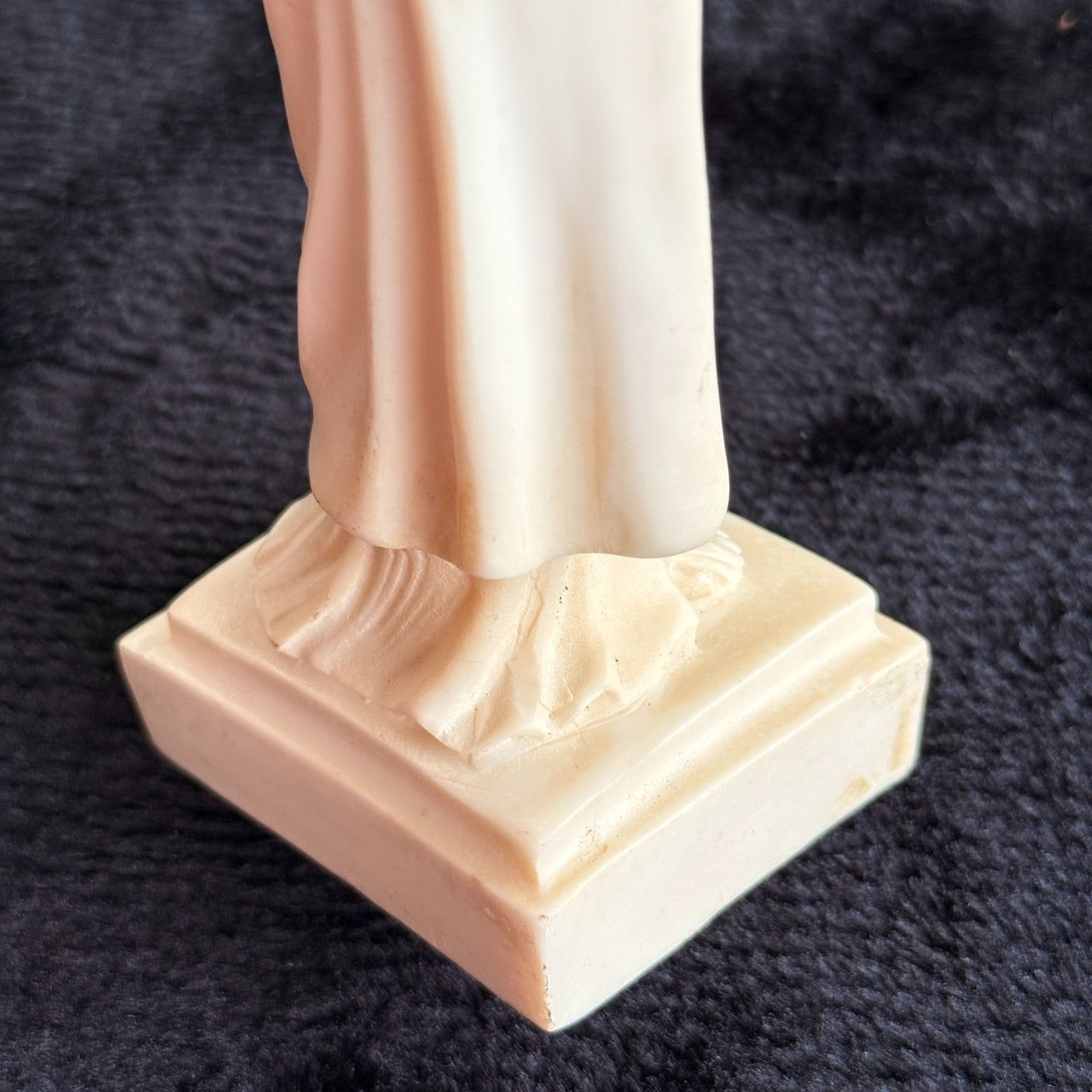 Classical Greek Style Female Figurine gift 22cm Resin Venus Ivory Look Sculpture6