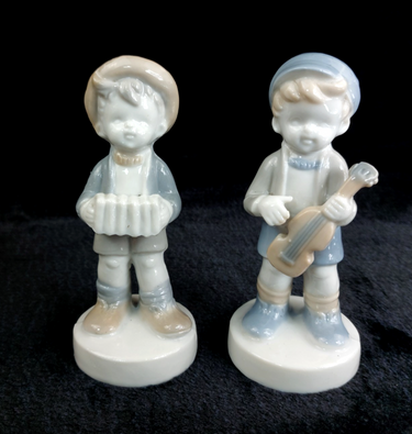 Vintage Porcelain Boy Figurines Set Musician Duo 5” Tall  Violin & AccordionGlos0