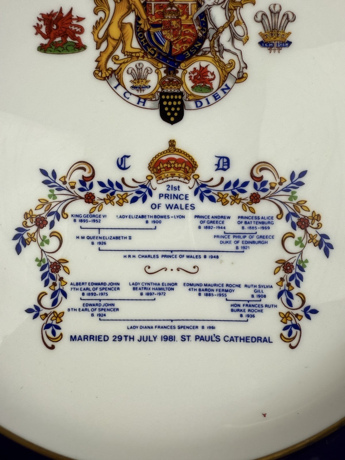 Rare Aynsley Royal Commemorative Plate prince Charles & Diana Wedding 1981 Gilt 2