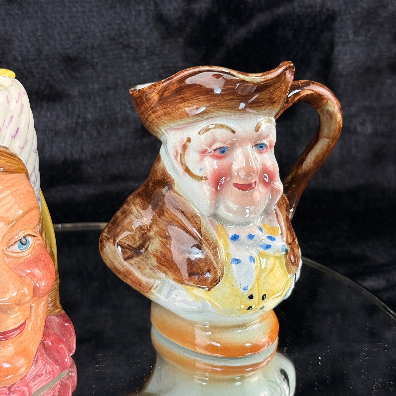 Fieldings Pickwick Ware Mrs Bardell & Character Jug England Hand Painted de Pair17