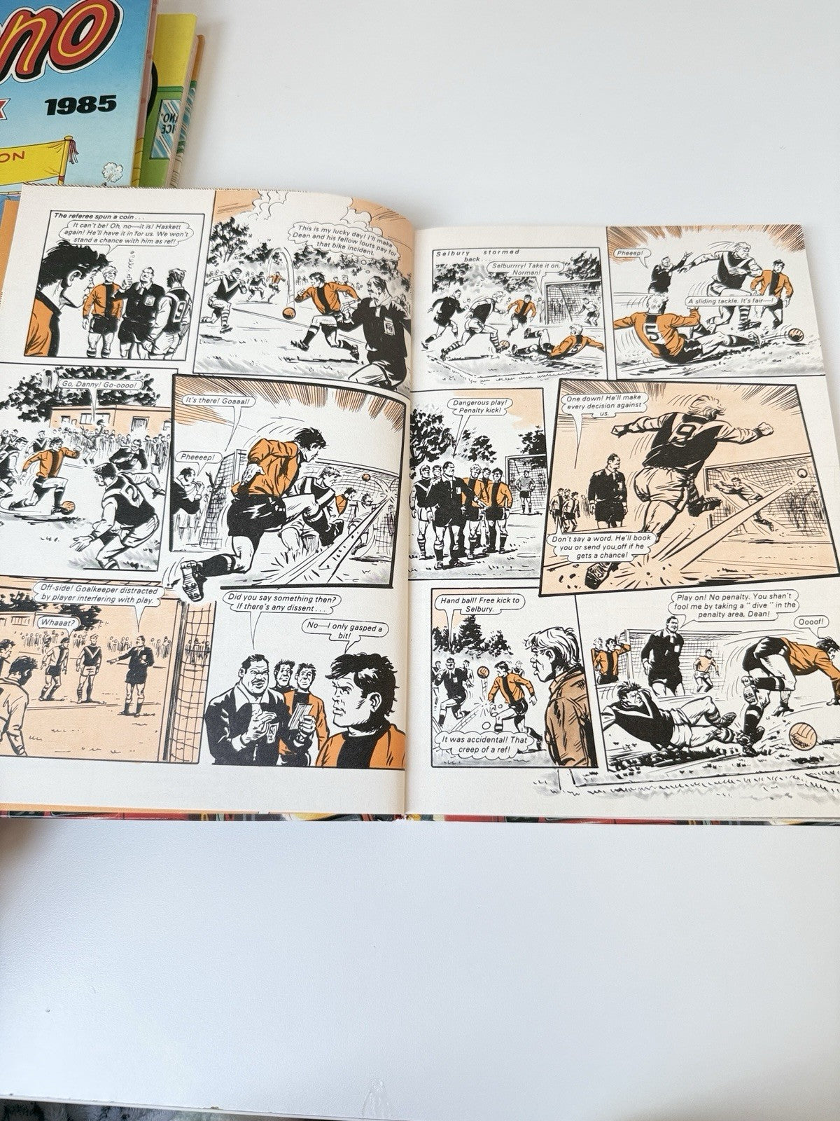 Beano Comic Hotspur Book Lot Classic Annuals UK DC Thompson Gift 1983-1985-19867