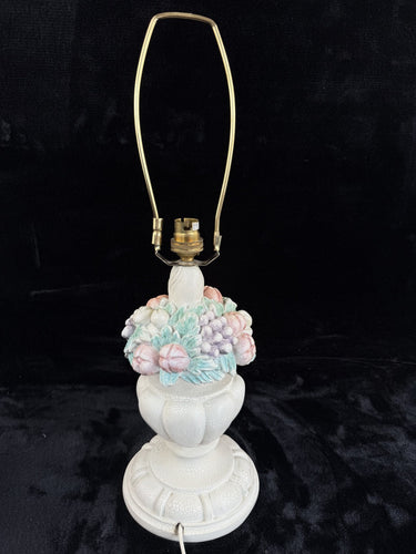 Charming Vintage-Style Fruit Basket Table Lamp - Cottagecore Shabby Chic  1