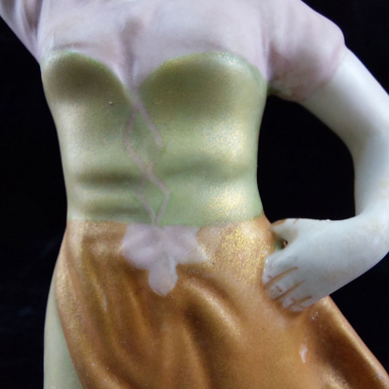 Royal Dux Silky   Figurine  Porcelain -Woman with Water Jug and Dog 1960–1978 .5