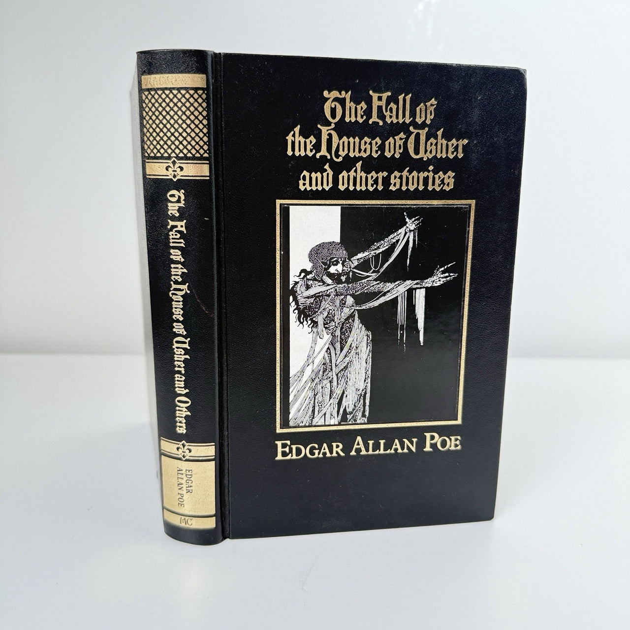 Edgar Poe Allan 1986 Fall of House of Usher HC Illustrated Horror Stories Dish0