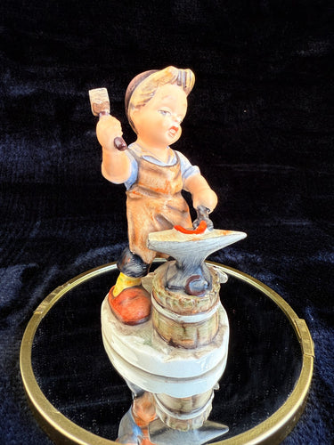 Friedel Bavaria Blacksmith Figurine Repaired hummer W.Germany goebel style figur1