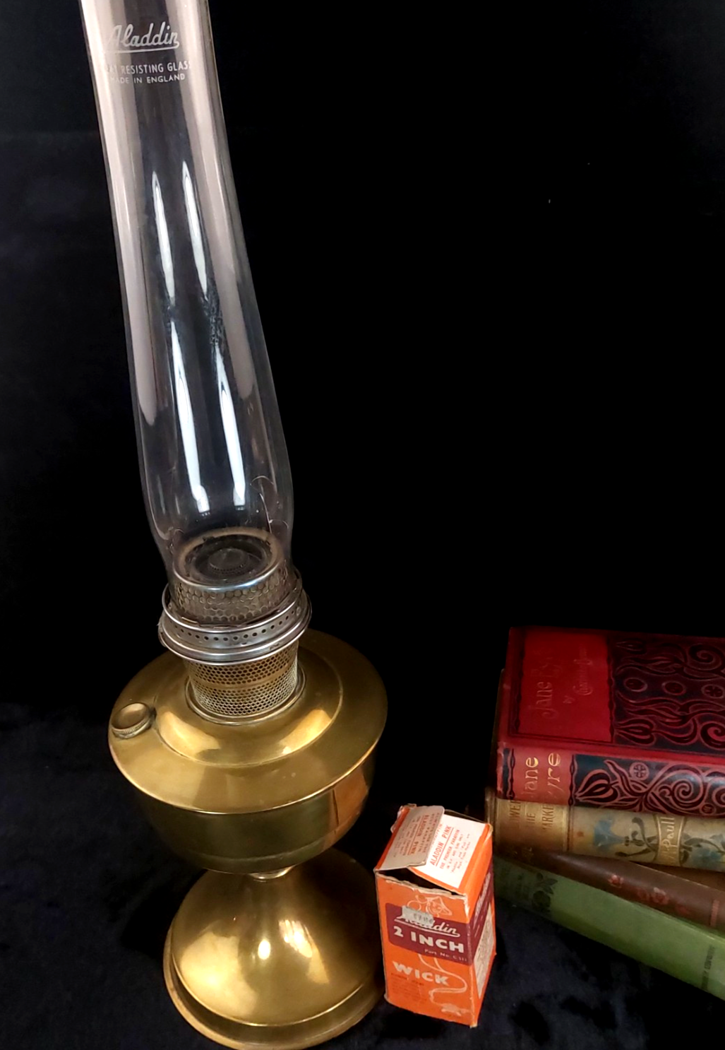Vintage 1930`s Brass Aladdin Kerosene Parlor Lamp With Paraffin, See The Glass0