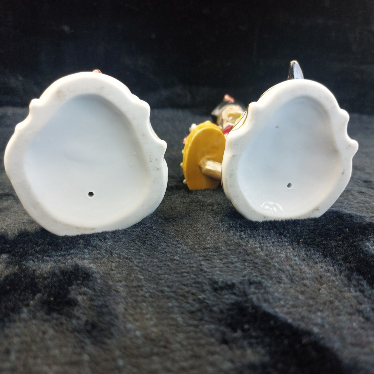 Antique Porcelain Victorian Figurine Pair 5" Lovers Flowers Gold Trim decor17