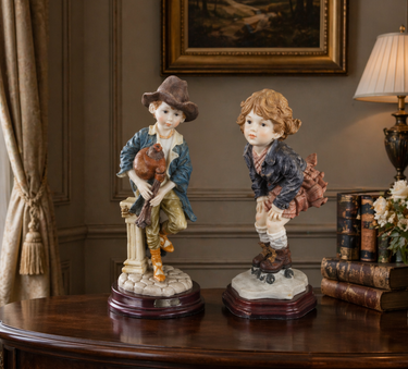Domani Figurine Pair scottish boy and skating girl large 34cm Tall decor kids.0