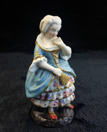 Antique Porcelain victorian Lady Figurine 5