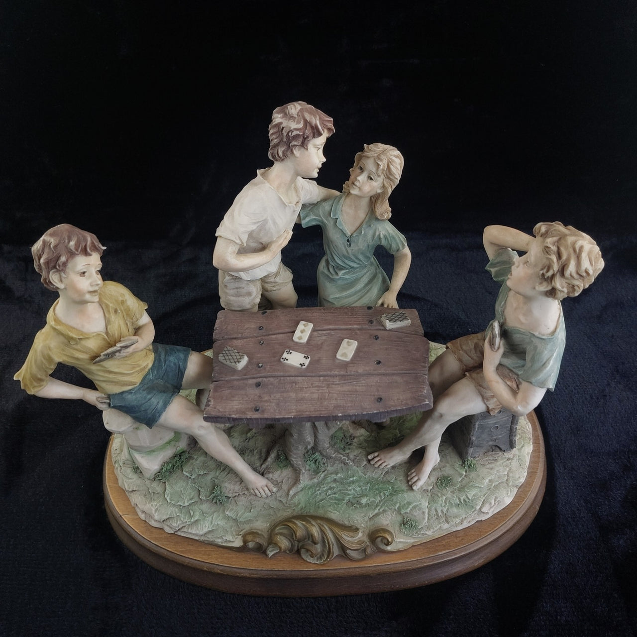 Very Large Capodimonte figurine 'The Card Players' Friends group pics see decor6