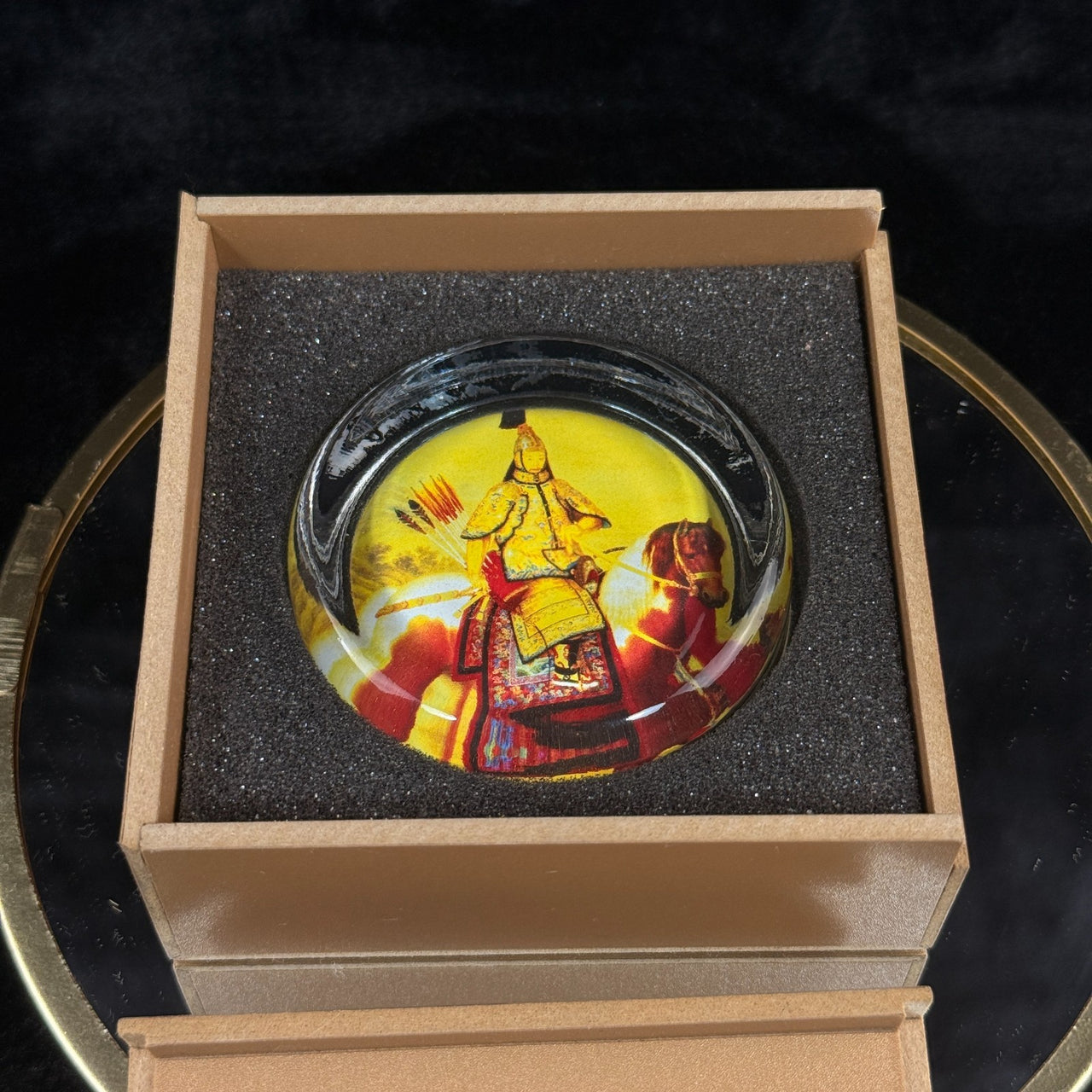 Cultural Imprints Paperweight Glass Warrior Ming Dynasty Art with Box Round..5