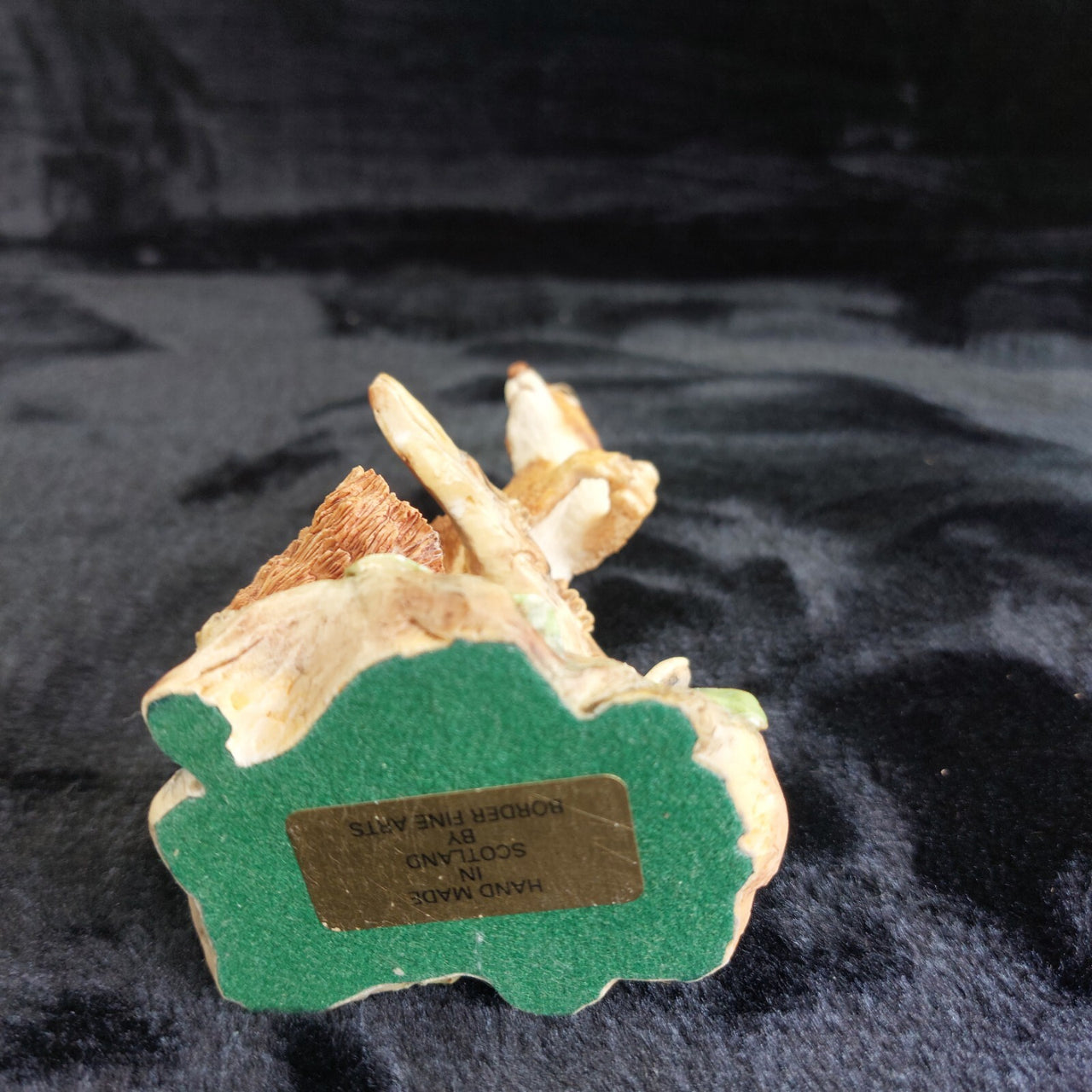 Border Fine Arts Squirrel Figurine Handmade Scotland Wildlife 6” Tree Stump Deco9
