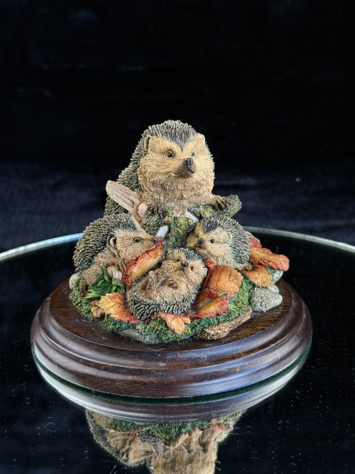 Royal "Family Doulton Portrait" Hedgehog Figurine RD Series bookcase decor Resin11