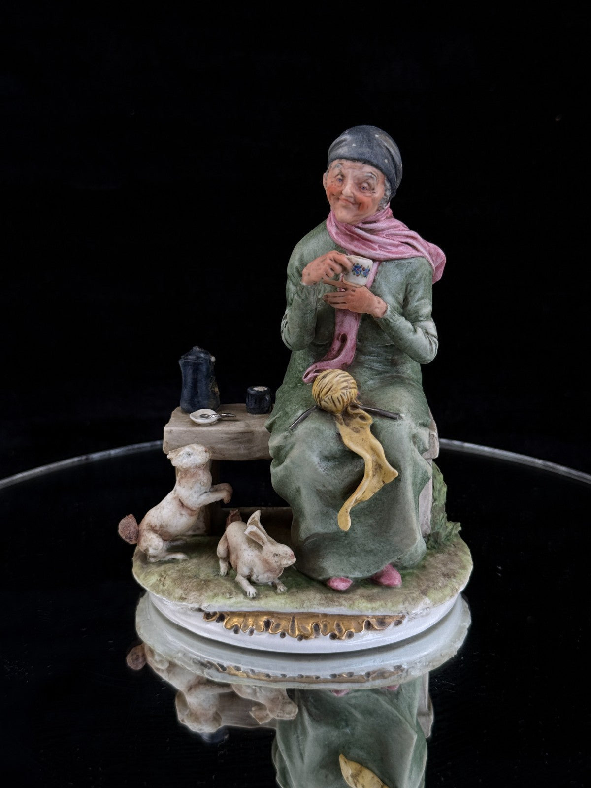 Rare Signed & A.R. Giannelli "Grandma and Rabbits" Porcelain Figurine see pics3
