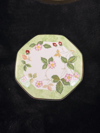 Thumbnail for Wedgwood Wild Strawberry Octagonal Trinket Box Bone China Made in England Gold T12
