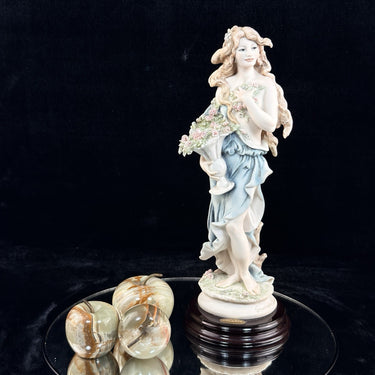 Giuseppe Armani Florence Spring Lady Flowers Figurine 0181C Italy HomeDecor 19921