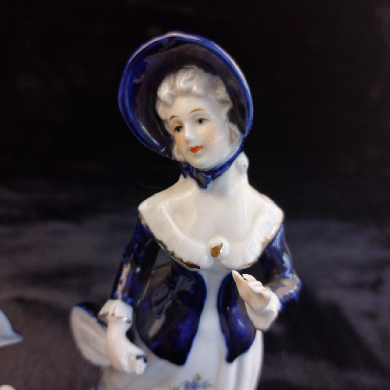 Style Dresden Figurine Pair 8.5" Blue White Gold Trim Chipped Porcelain musicia2