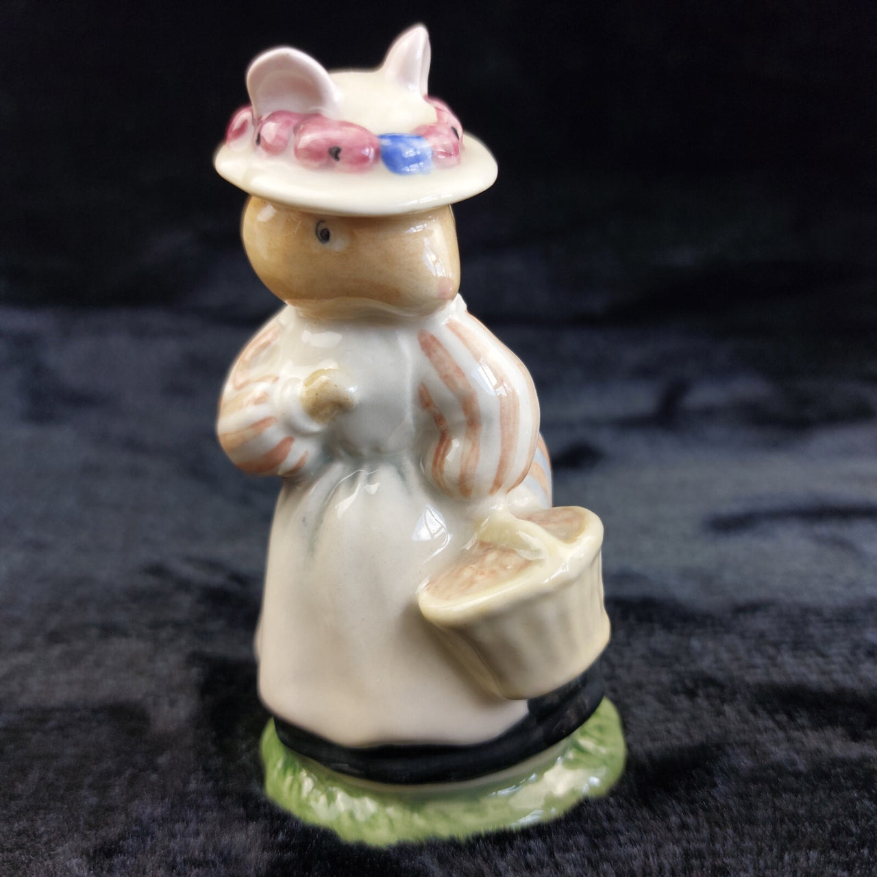 Royal Doulton 1980s Brambly Hedge Mice Figurines Set Lord Lady Woodmouse Base5