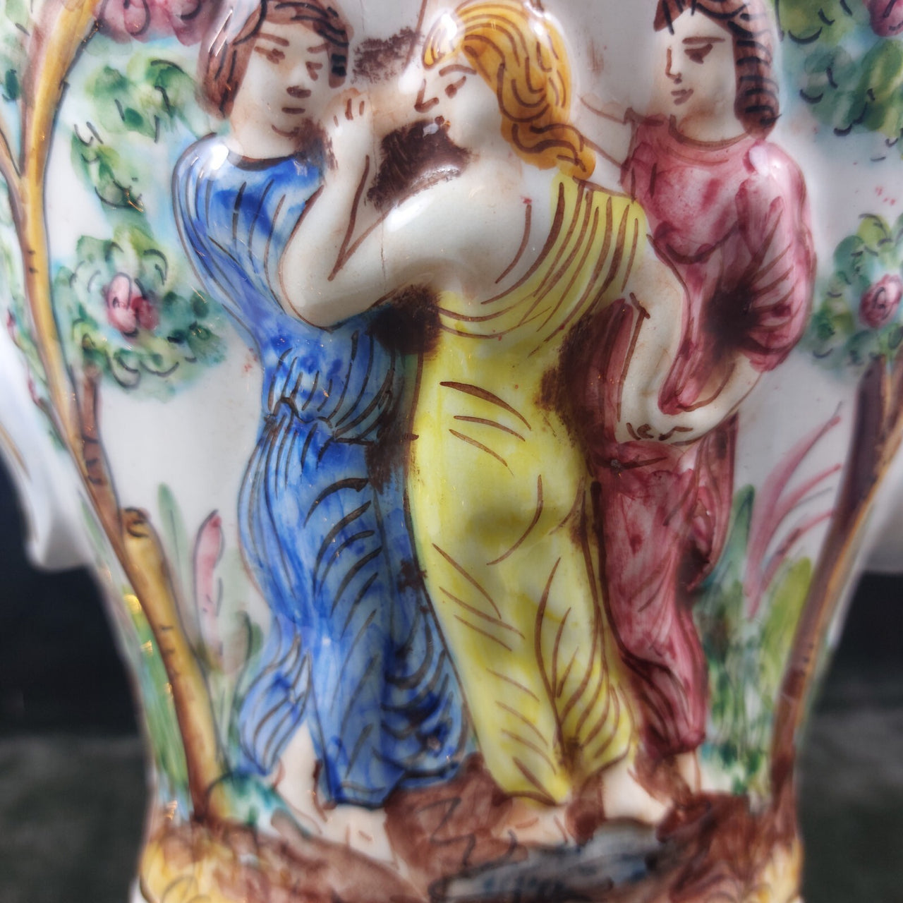 Capodimonte Style Vase with Classical Figures decor roman antique greek Figurine6