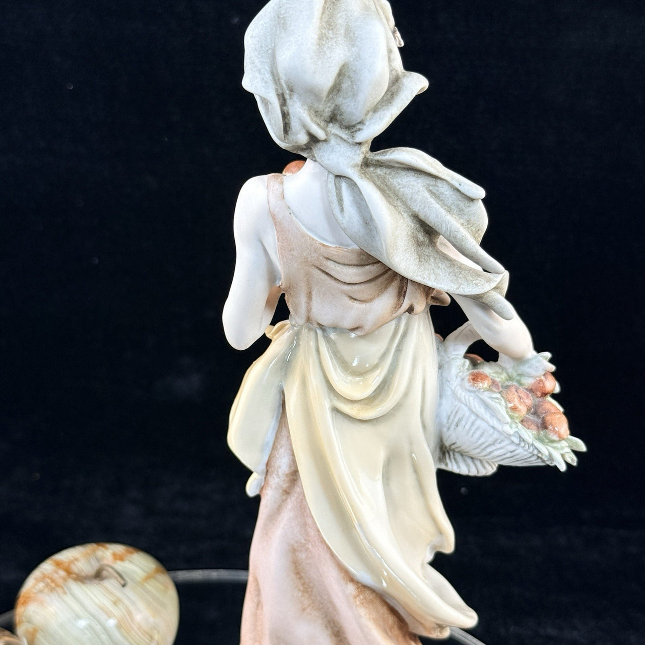Giuseppe Armani Florence Fresh Fruits Lady Figurine 14” Italy Home Decor 1987 .13