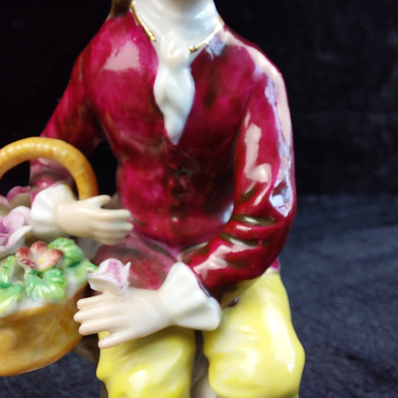 Antique Porcelain Victorian Figurine Pair 5" Lovers Flowers Gold Trim decor14