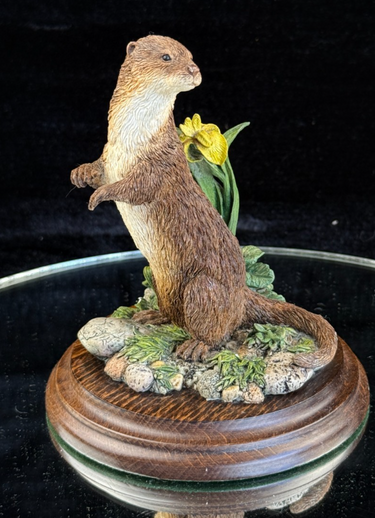 Royal Doulton Otter Figurine DA112 by K. Sherwin bookcase decor handmade resin1