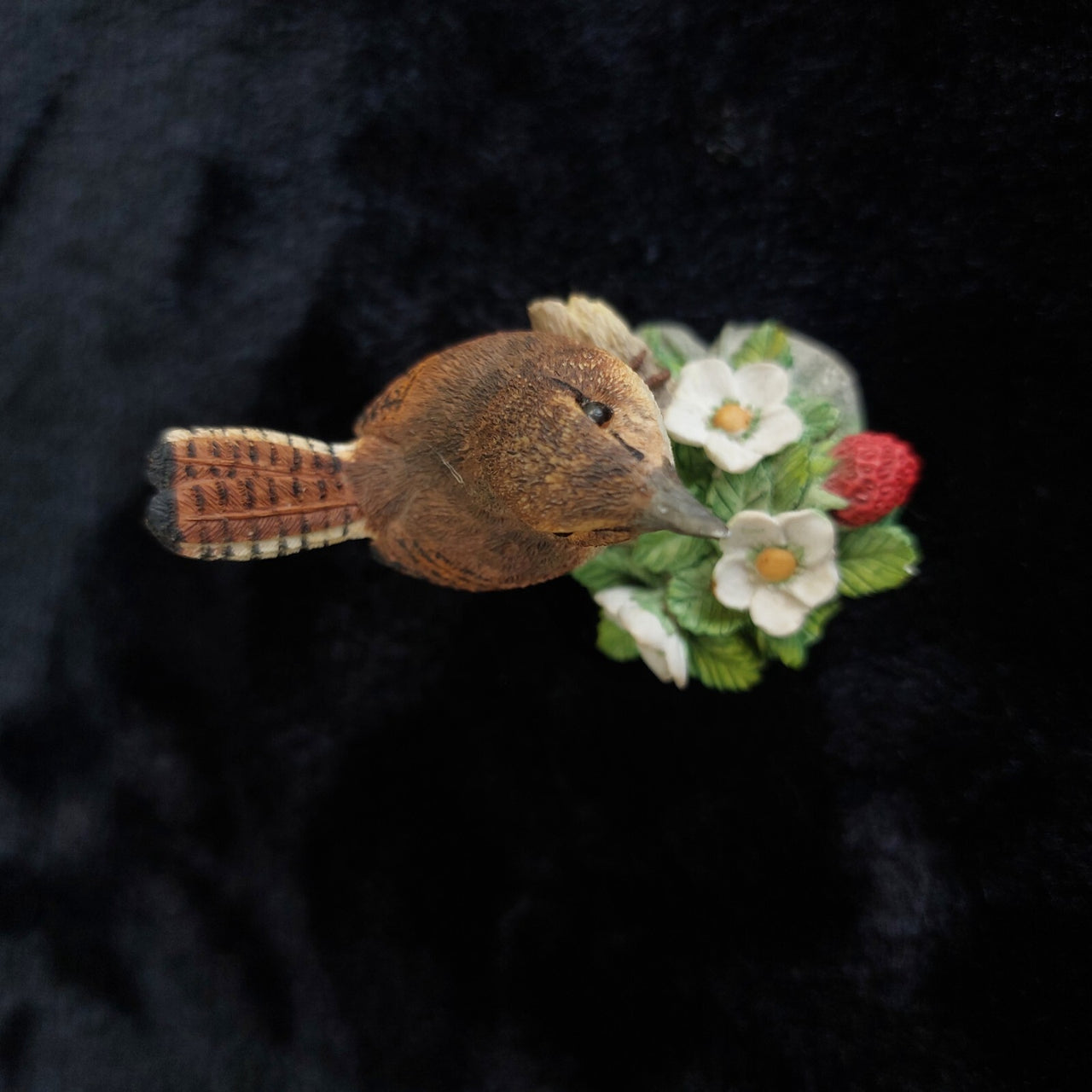 Bird Ornament Border Fine Arts Jenny Wren B1033 Figurine Handmade Scotland  20072