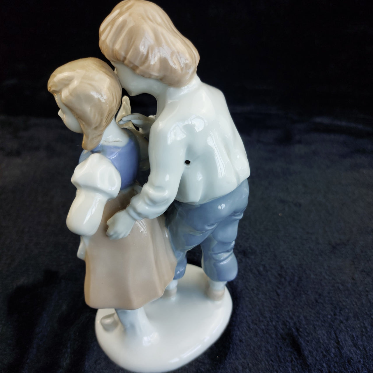 Grafenthal Porcelain Figurine GDR Boy & Girl German Vintage Art  Germany. 7.5in4