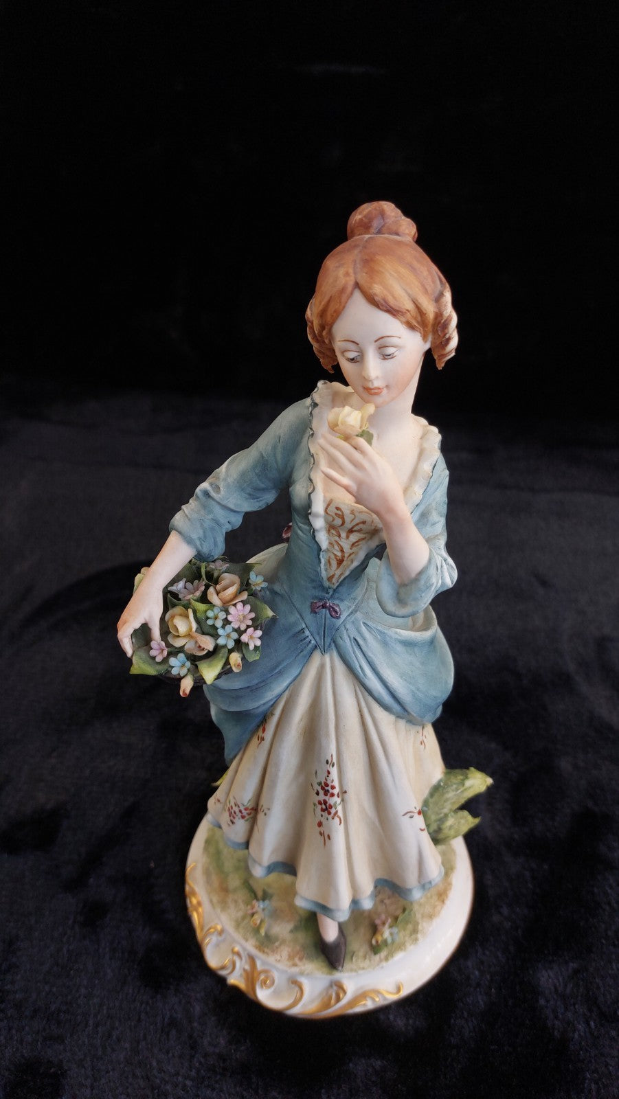 Capodimonte sign lady Figurine by Irene Tuzzi Flowers Basket 10" decor bookshelf9