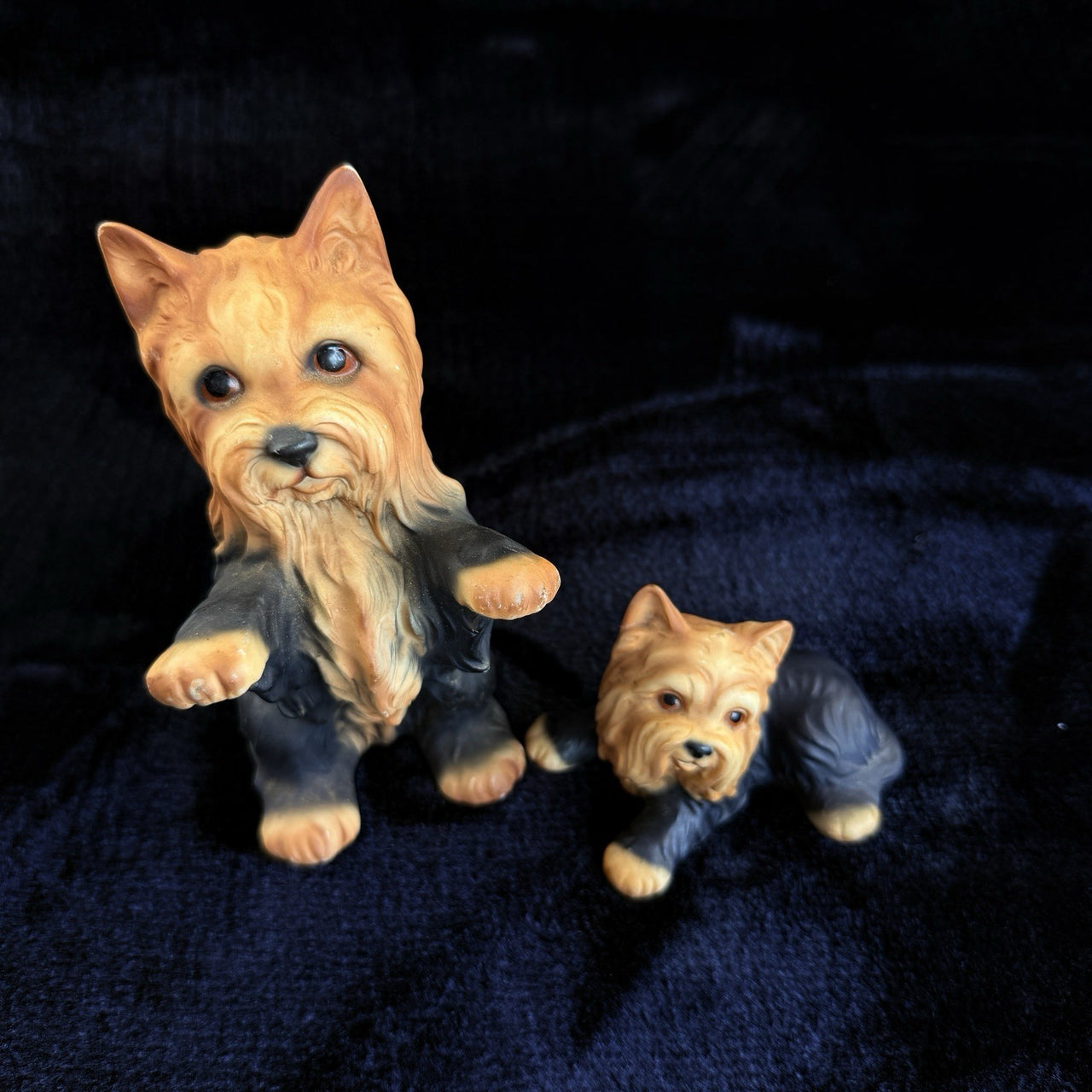 AHH Terrier Yorkshire Dog Figurine Pair Porcelain Yorkie bookshelf Figurines dec4