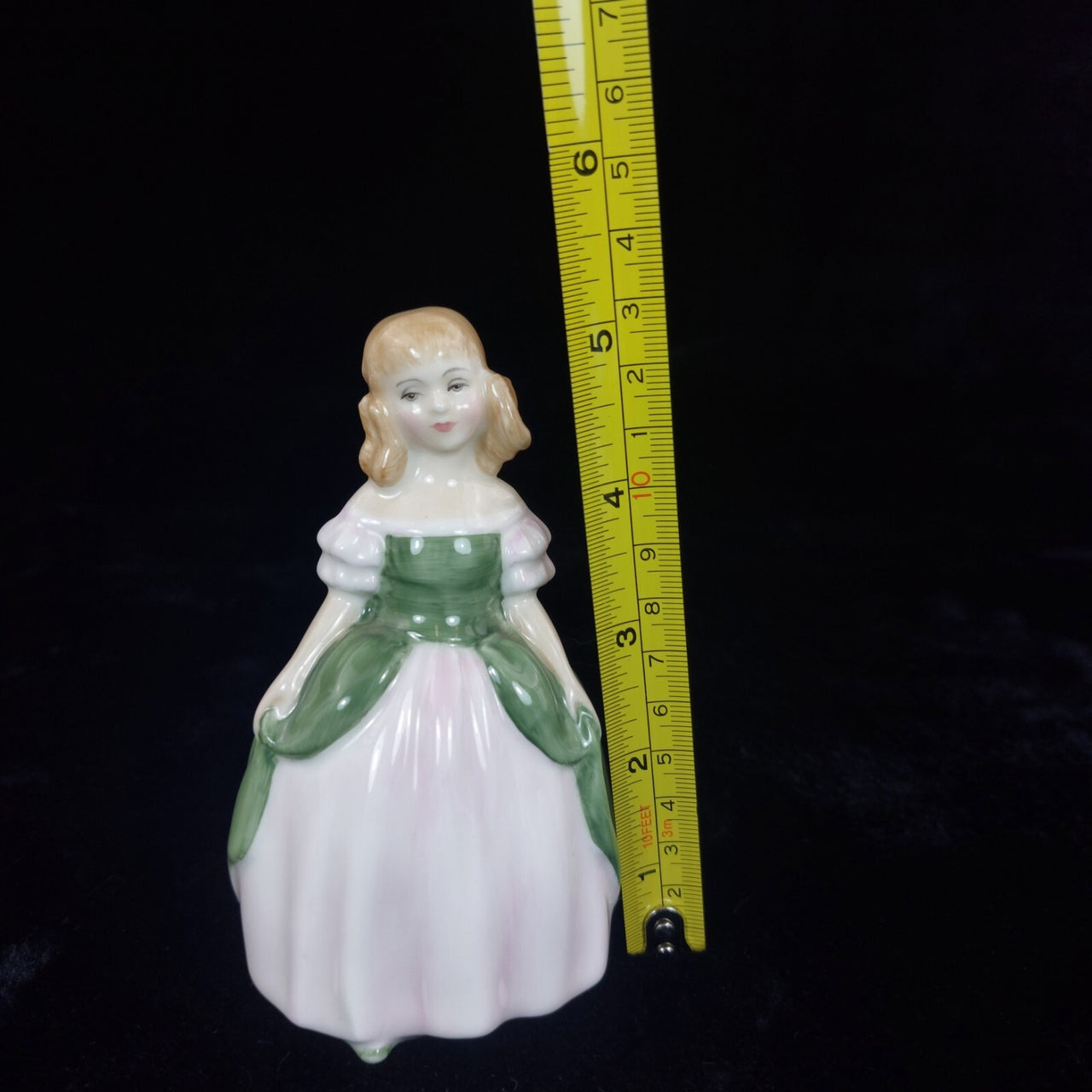 Vintage Doulton Royal Figurine "Penny" HN 2338 COPR. Made in England Green 19677