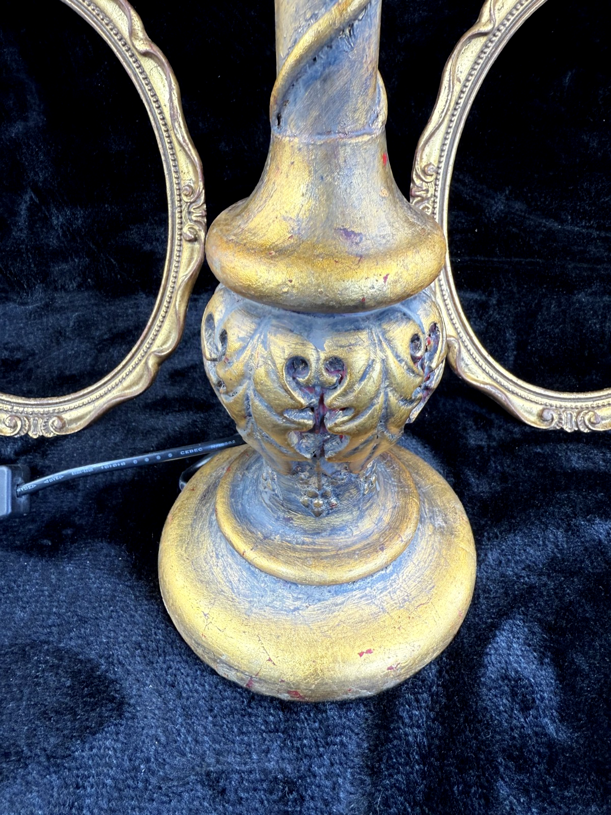 Vintage VictorianStyle Carved Wood Table Lamp and Frames Set14