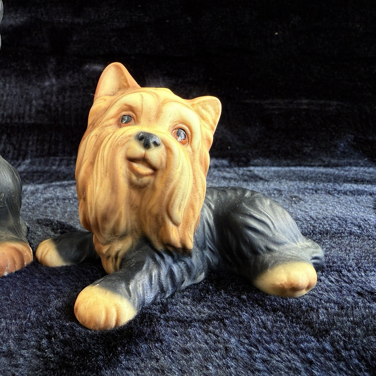 AHH Terrier Yorkshire Dog Figurine Pair Porcelain Yorkie bookshelf Figurines dec7