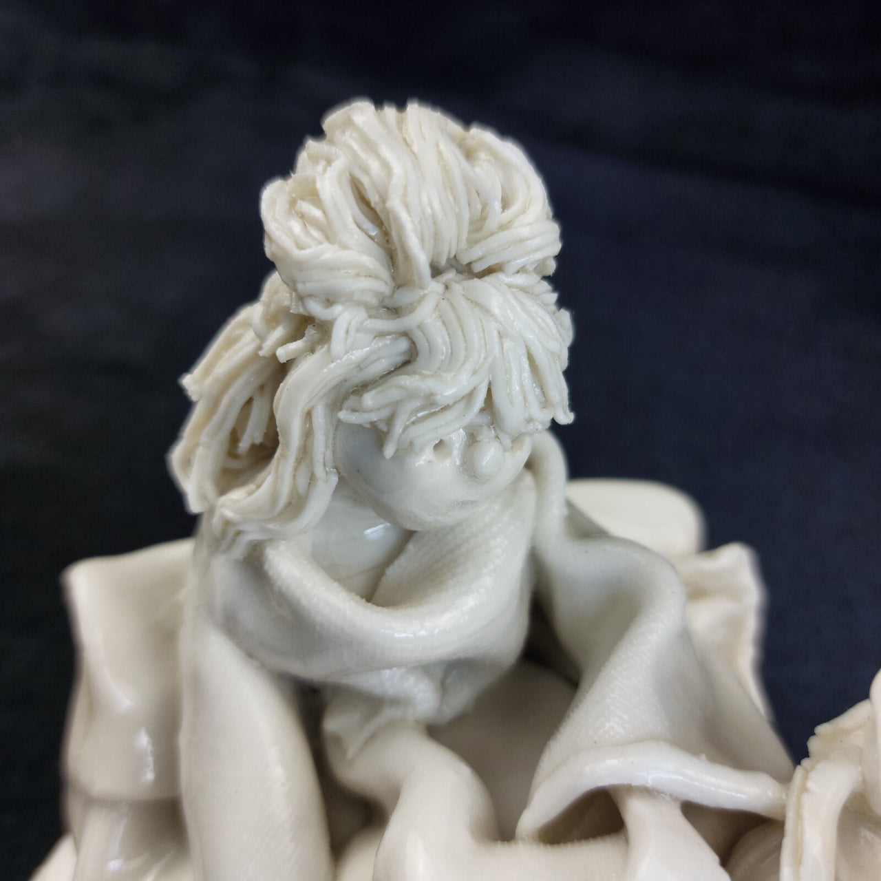 Martinez 4.5" Spanish Porcelain Figurine Waiting Girl 636g White - see pics5