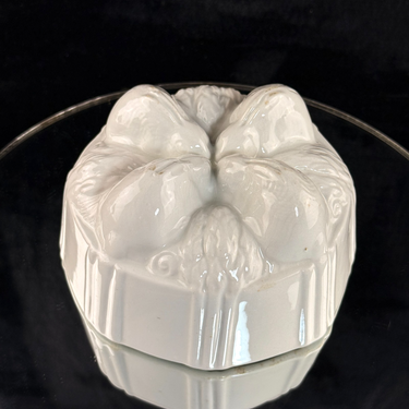 Wedgwood Semi Porcelain Blossom Jelly Mould Victorian White England chipped0