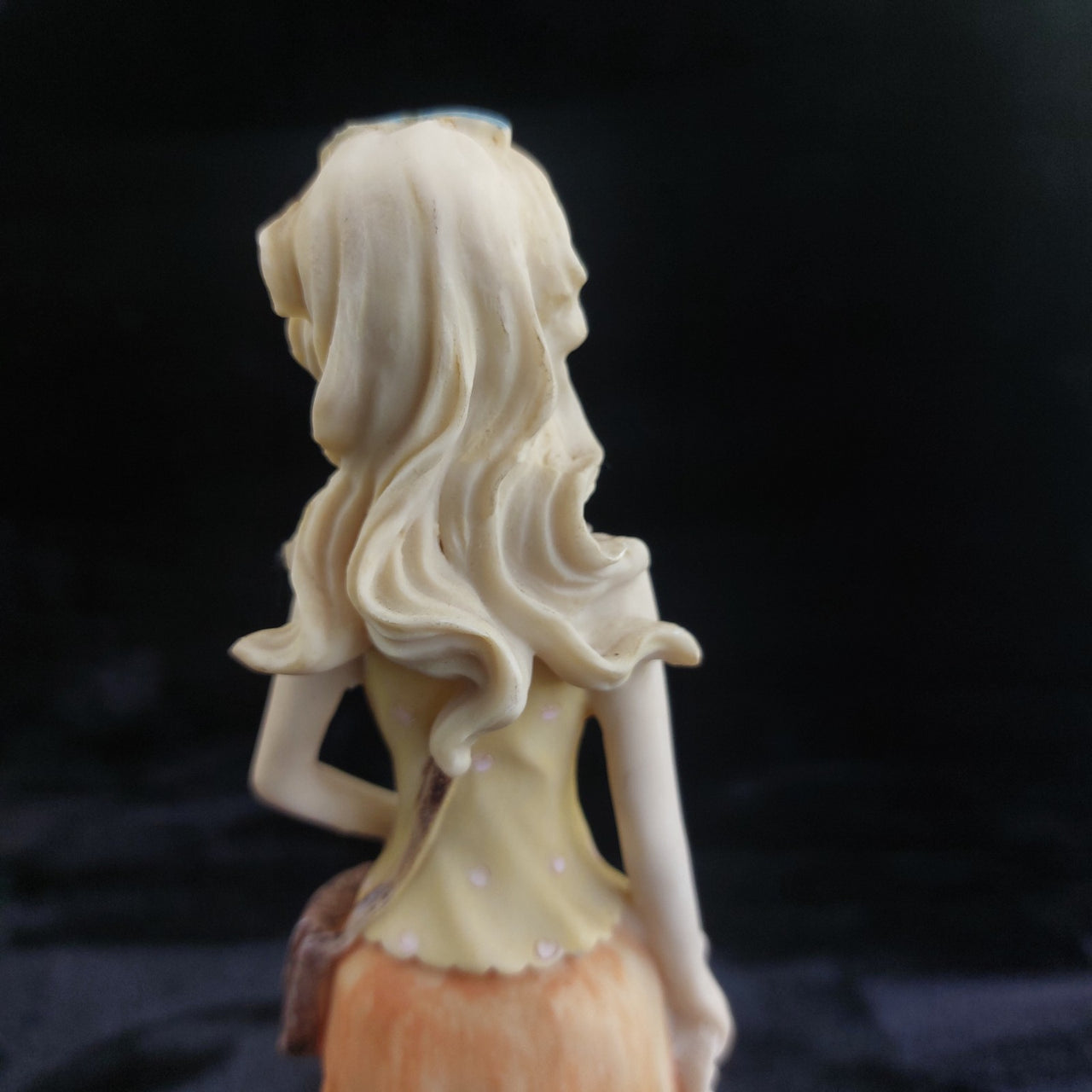 Resin Girl Figurine with Purse & Dress –Blonde Vintage Style Statue  10"   255g4