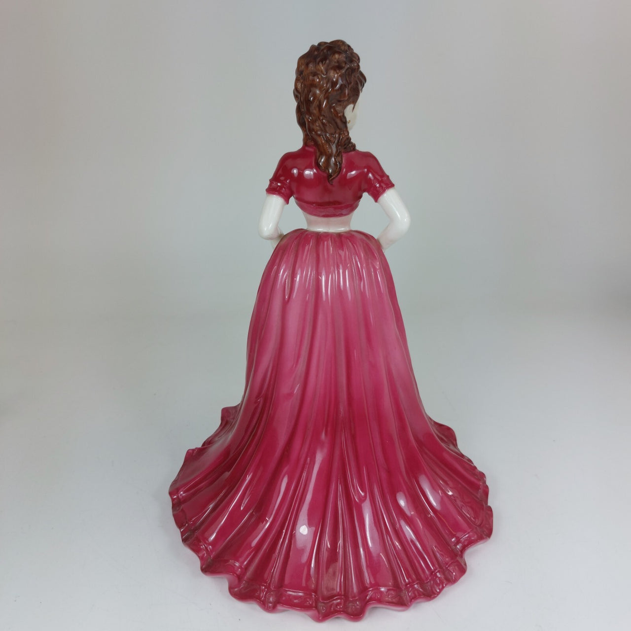 Coalport Lt Edition Large Figurine Joanne Figurine of the Year 2001 collectable3