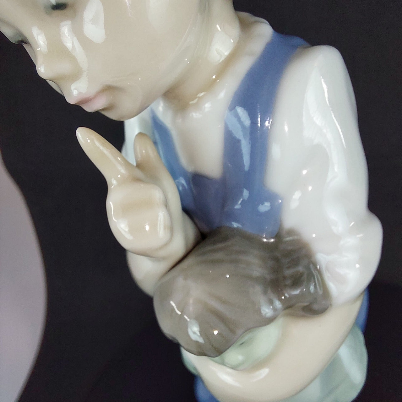 NAO Lladró Handmade Porcelain Girl -18.5 cm Figurine Collectible Blue Dress -13
