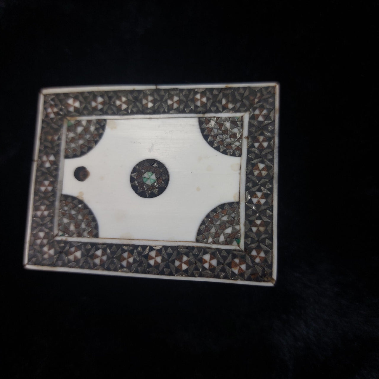 Anglo-Indian 19th Century Victorian Wooden Trinket Pill Box – Mother-of-Pearl2