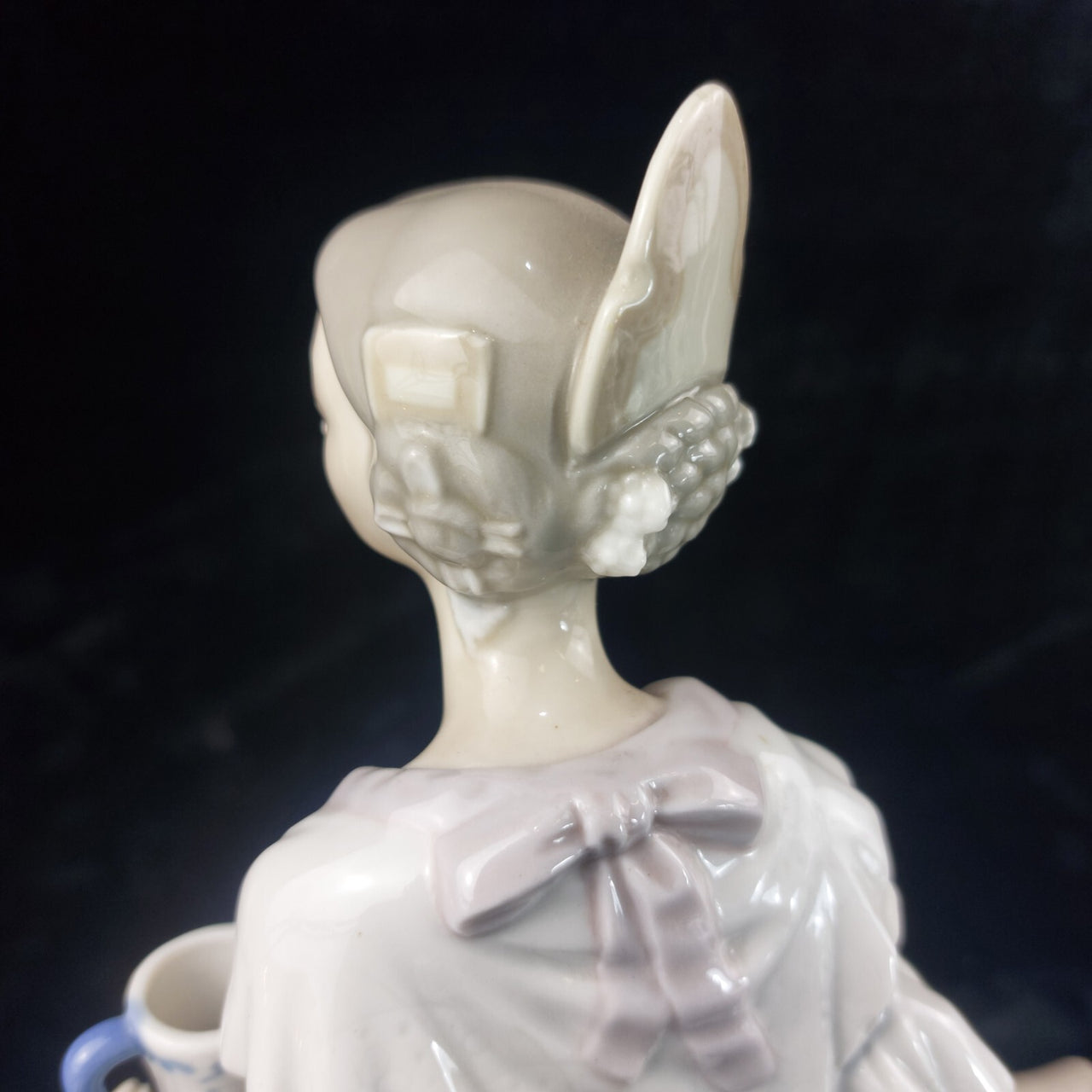 NAO Spain Good Figurine Lady Elegant with Jug Pastel Glazed Porcelain 12.5"16