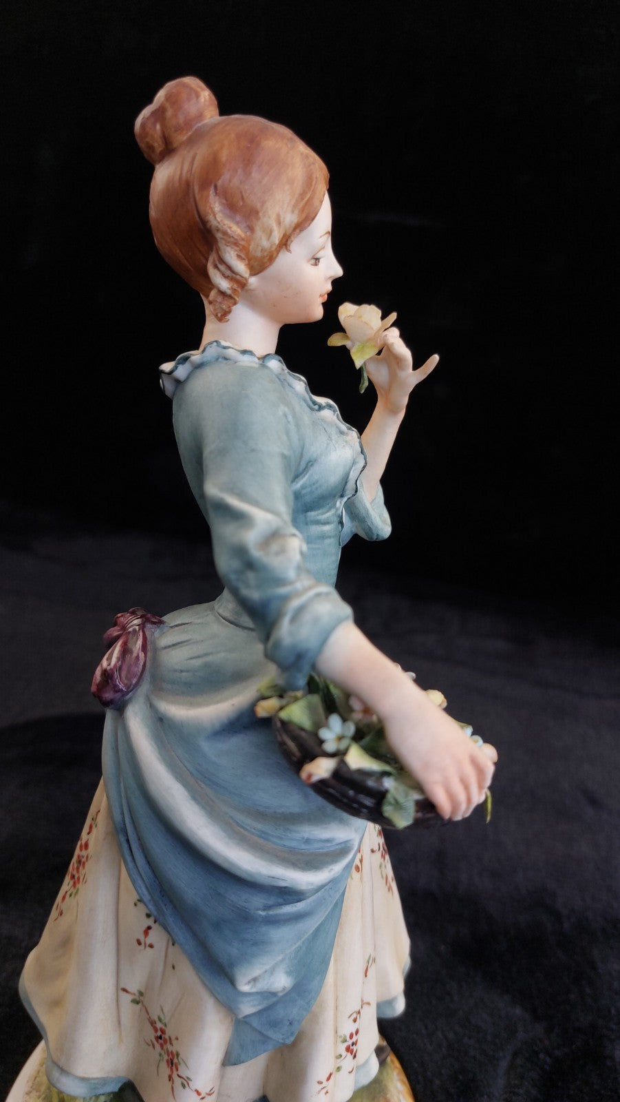 Capodimonte sign lady Figurine by Irene Tuzzi Flowers Basket 10" decor bookshelf7