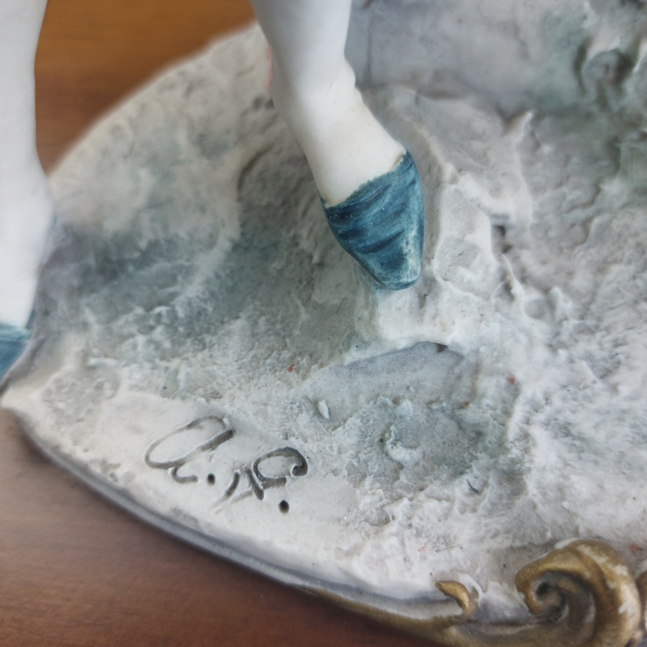 Giuseppe Armani Figurine Photographer 9.5" A.G. Signed Chipped Hair Porcelain7