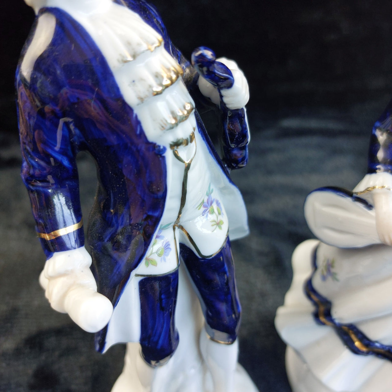 Style Dresden Figurine Pair 8.5" Blue White Gold Trim Chipped Porcelain musicia4
