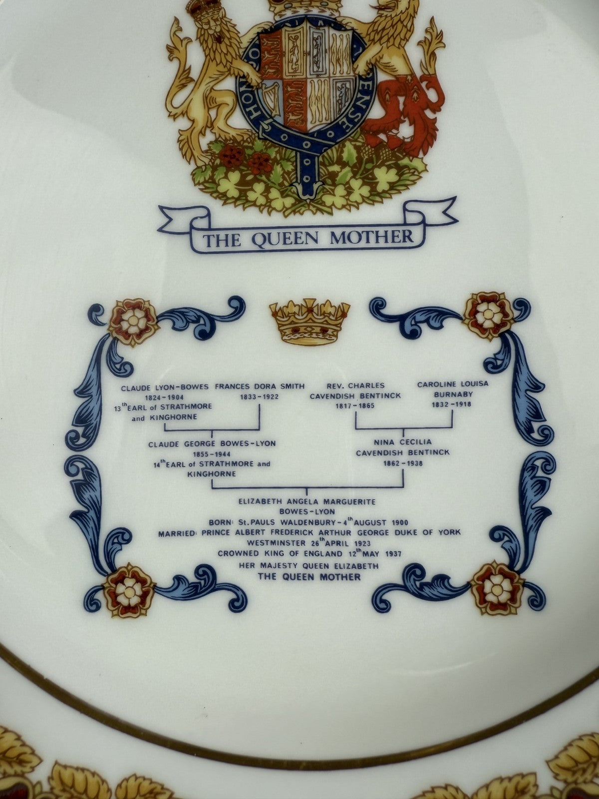 Rare Aynsley Commemorative Plate H.M. Queen Mother's 80th Birthday 1980 decor6
