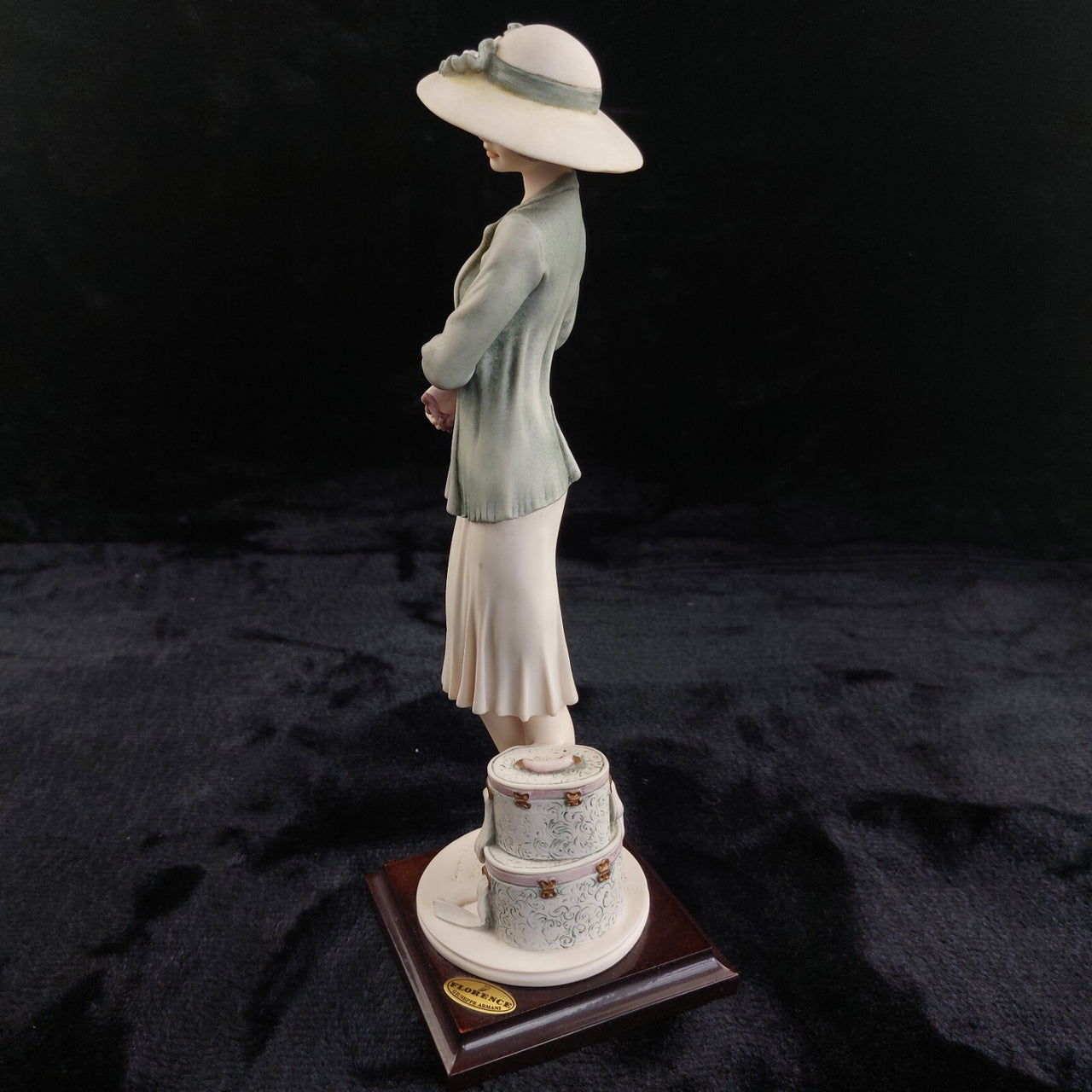 Florence Giuseppe Armani beautiful lady Figurine – 31cm Tall – Mabel 1994 Italy.4