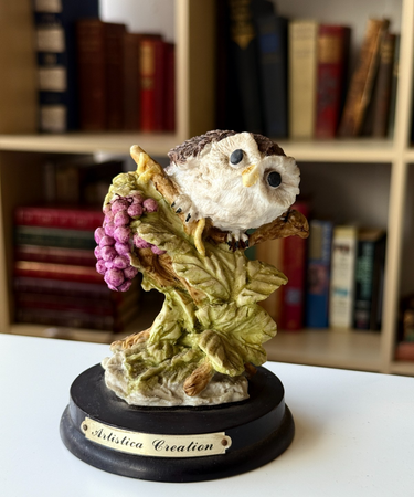 Artistica Creation Owl on Grapes Figurine Vintage Collectible bookcase decor0